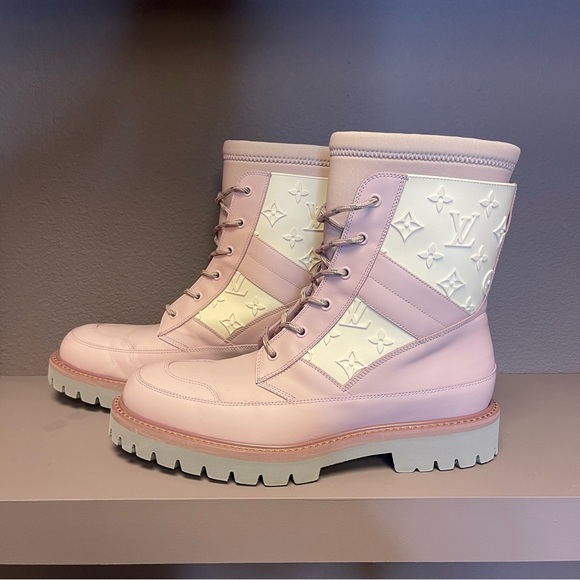 Louis Vuitton Mens Authentic ‘20 Landscape Combat Boots Purple LV Logo Rare 8.5 - Picture 3 of 15